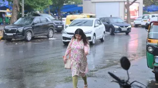 ଦିଲ୍ଲୀ-ଏନସିଆରରେ ପାଗ ପରିବର୍ତ୍ତନ, ଅନେକ ଅଞ୍ଚଳରେ ପ୍ରବଳ ପବନ ଏବଂ ଝିପିଝିପି ବର୍ଷା; ଆଇଏମଡି ପକ୍ଷରୁ ୟେଲୋ ଆଲର୍ଟ ଜାରି