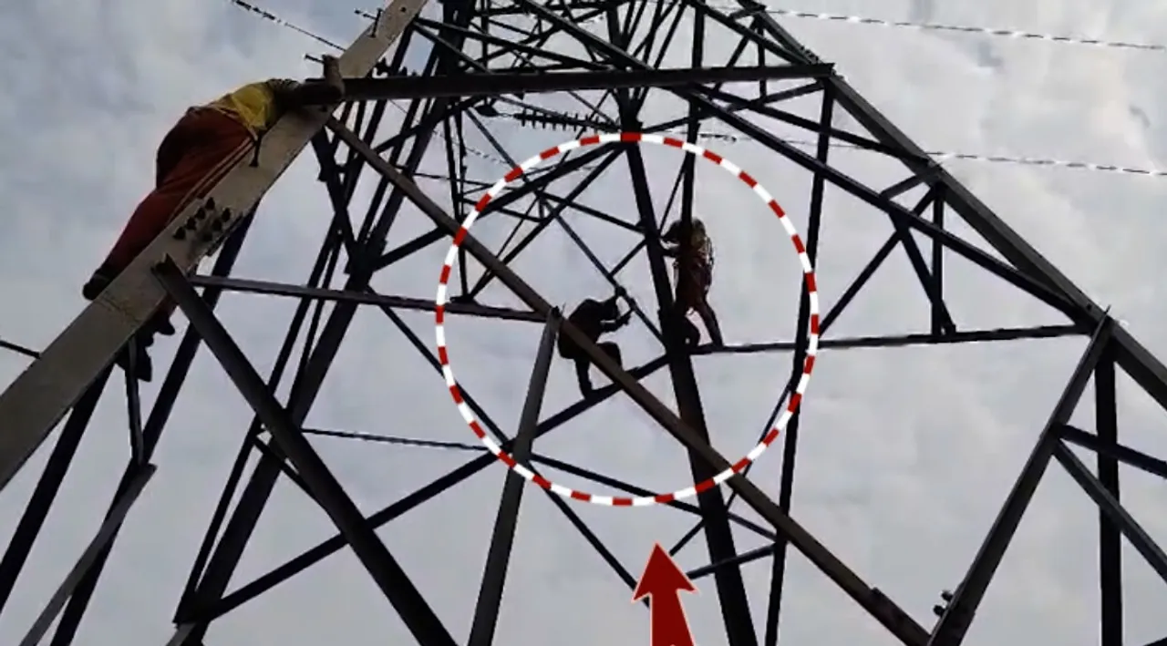 କଟକରେ 33 KV ବିଦ୍ୟୁତ୍ ଖୁଣ୍ଟ ଉପରେ ଚଢ଼ିଗଲେ ବ୍ୟକ୍ତି, ଉଦ୍ଧାର