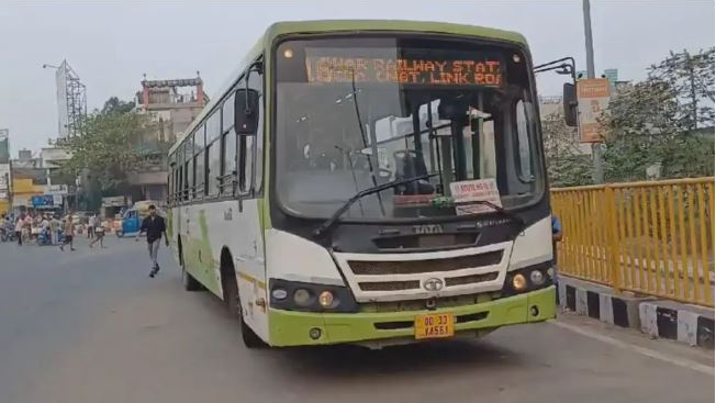 ଦରମା ଏବଂ EPF ଦାବିକୁ ନେଇ କର୍ମଚାରୀଙ୍କ ବିରୋଧ, ରାଉରକେଲାରେ ଆମ ବସ୍ ସେବା ବନ୍ଦ