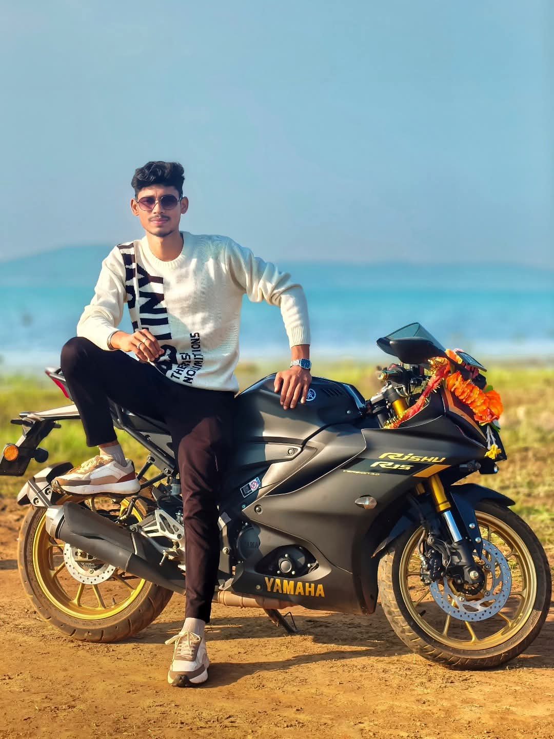 ଏମିତି ବି ଆସେ ମୃତ୍ୟୁ, କ୍ରିକେଟ ଖେଳିବା ବେଳେ ଟଳି ପଡ଼ିଲେ ଯୁବକ