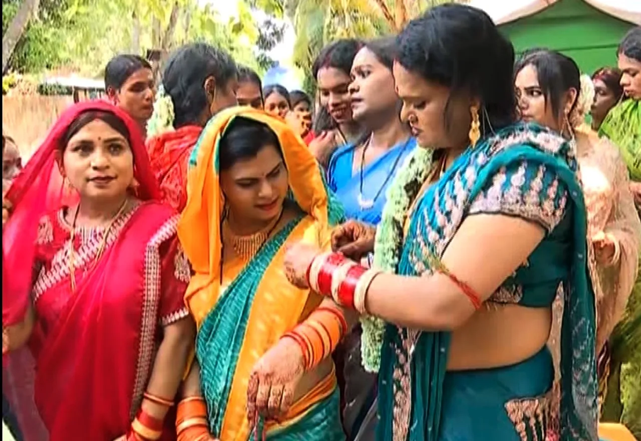 ସାବିତ୍ରୀ କଲେ କିନ୍ନର ସମ୍ପ୍ରଦାୟ ଲୋକ
