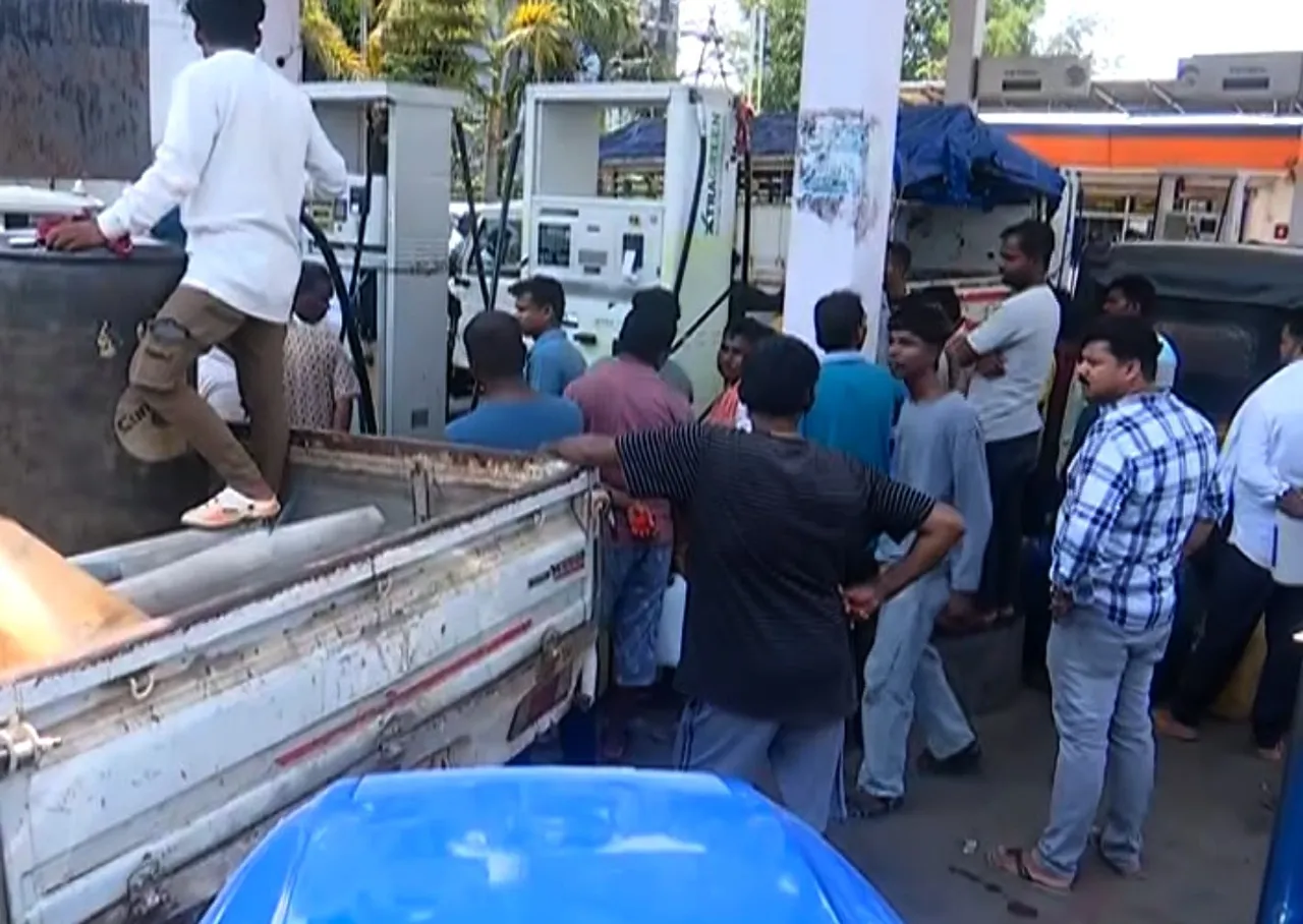 ଭୁବନେଶ୍ୱରରେ ପୁଣି ବୃଦ୍ଧି ପାଇଛି ପେଟ୍ରୋଲ ଏବଂ ଡିଜେଲ ଦର; ନୂତନ ଦର ଯାଞ୍ଚ କରନ୍ତୁ