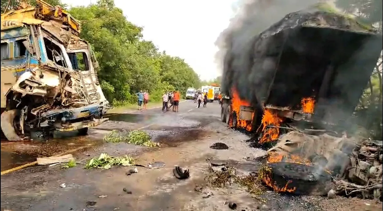 ଅନୁଗୁଳରେ NH-149 ରେ ମୁହାଁମୁହିଁ ଧକ୍କା, ଟ୍ରକ୍ ଡ୍ରାଇଭରଙ୍କ ମୃତ୍ୟୁ