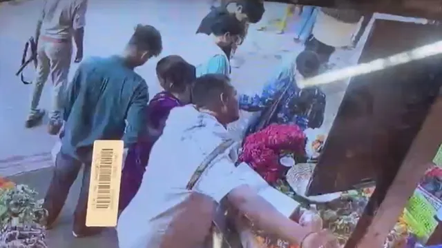 ବିଶ୍ୱନାଥ ମନ୍ଦିର ପରିସରରେ ଗୁଳିକାଣ୍ଡ :ତିନି ଜଣ ଆହତ