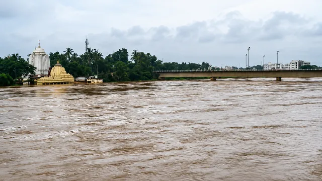 ୫୦ ଦିନରେ ୫ ଥର ବନ୍ୟା: ଯାଜପୁର ଦଶରଥପୁରରେ ଦୁର୍ଦ୍ଦଶାରେ ଶହ ଶହ ପରିବାର