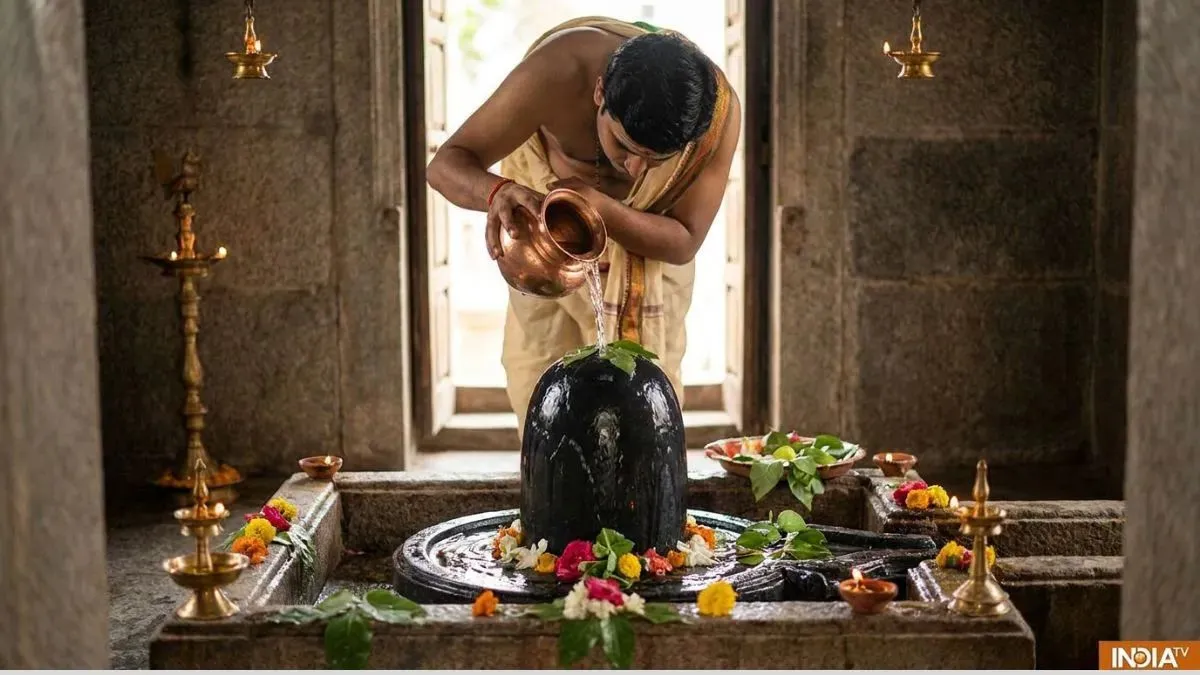 ଆର୍ଥିକ ସମସ୍ୟା ଦୂର କରିବା ଏବଂ କ୍ୟାରିୟରରେ ଅଗ୍ରଗତି ହାସଲ କରିବା ପାଇଁ ଶ୍ରାବଣ ମାସର ଦ୍ୱିତୀୟ ସୋମବାର ଦିନ ଏହି ଗୋଟିଏ କାମ କରନ୍ତୁ!